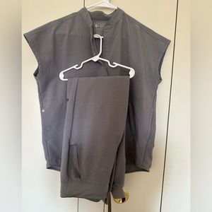 figs scrub set “space gray”